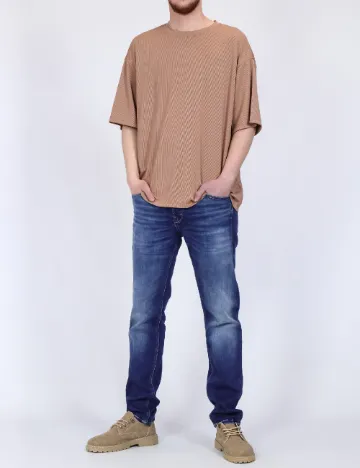 Tricou SHEIN, maro