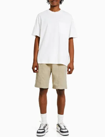 Pantaloni scurti Bershka, crem