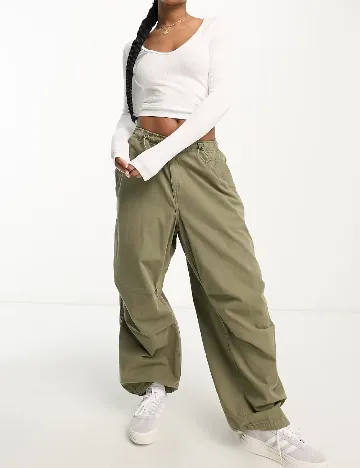 Top Stradivarius, alb
