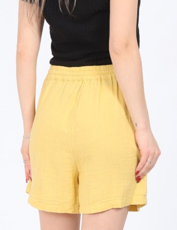 Pantaloni scurti Only, galben