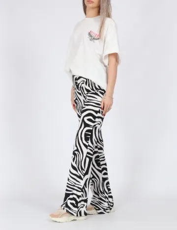 Pantaloni Pieces, alb/negru