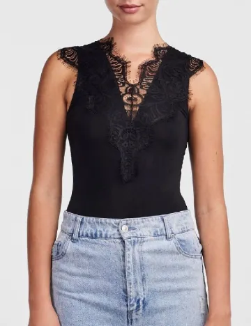 Body Pieces, negru