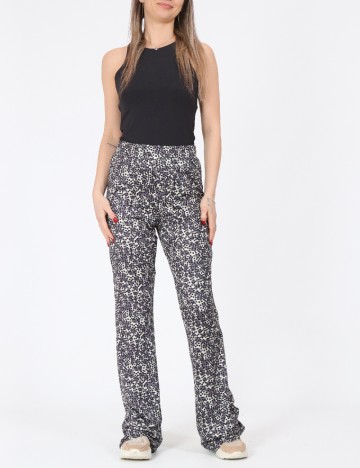 Pantaloni Pieces, mix culori