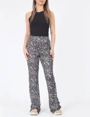 Pantaloni Pieces, mix culori