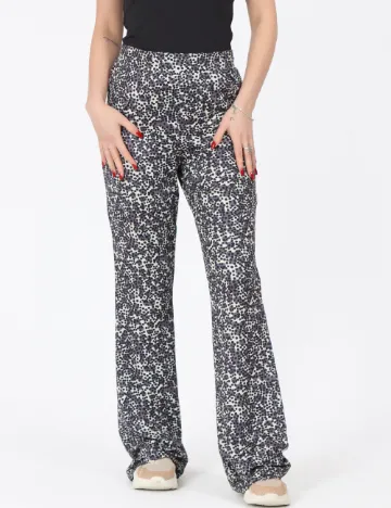 Pantaloni Pieces, mix culori