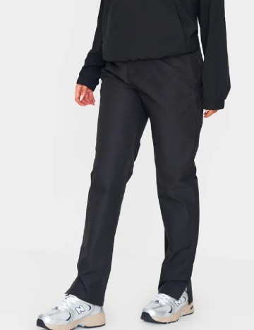 Pantaloni PRETTYLITTLETHING, negru