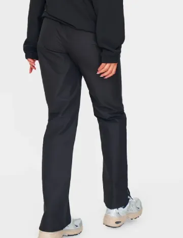 Pantaloni PRETTYLITTLETHING, negru