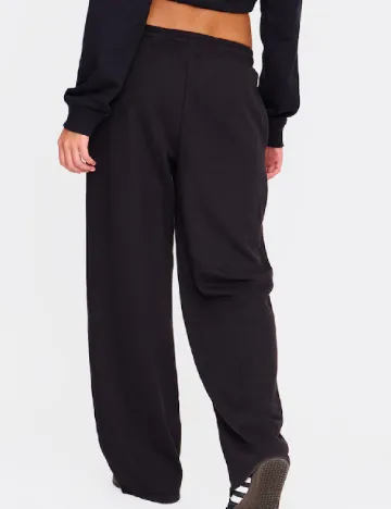 Pantaloni PRETTYLITTLETHING, negru