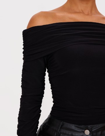 Bluza PRETTYLITTLETHING, negru