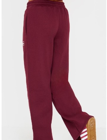 Pantaloni PRETTYLITTLETHING, visiniu