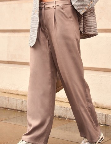 Pantaloni PRETTYLITTLETHING, maro
