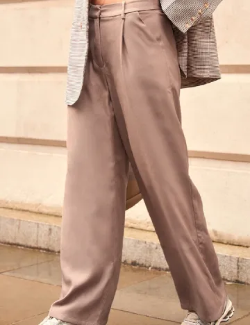 Pantaloni PRETTYLITTLETHING, maro