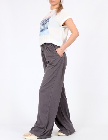 Pantaloni PRETTYLITTLETHING, gri