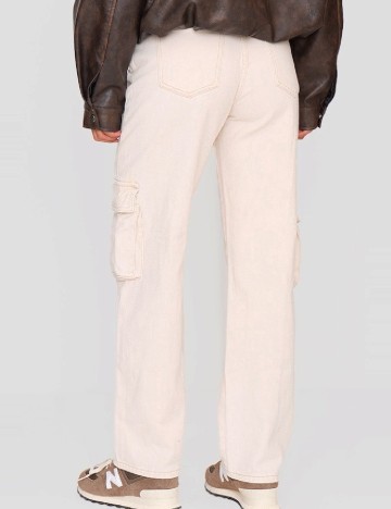 Pantaloni PRETTYLITTLETHING, crem