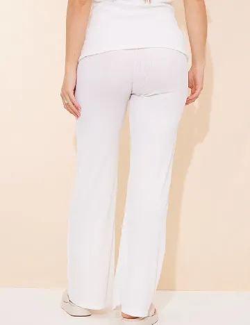 Pantaloni PRETTYLITTLETHING Maternity, alb