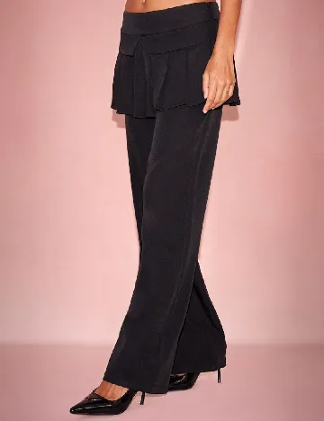 Pantaloni PRETTYLITTLETHING, negru