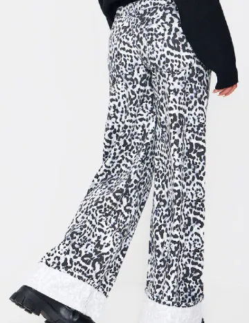 Blugi PRETTYLITTLETHING, animal print
