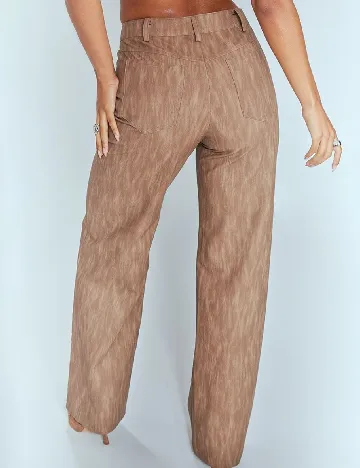 Pantaloni PRETTYLITTLETHING, maro