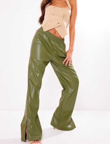 Pantaloni PRETTYLITTLETHING, verde