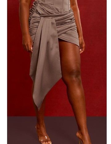 Fusta PRETTYLITTLETHING Plus Size, maro