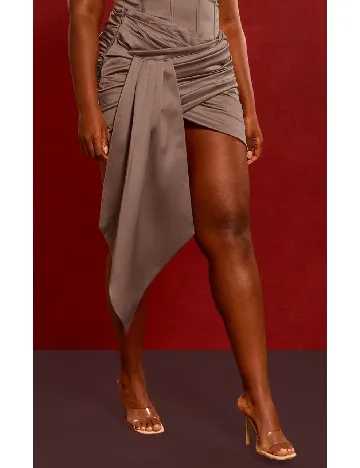 Fusta PRETTYLITTLETHING Plus Size, maro