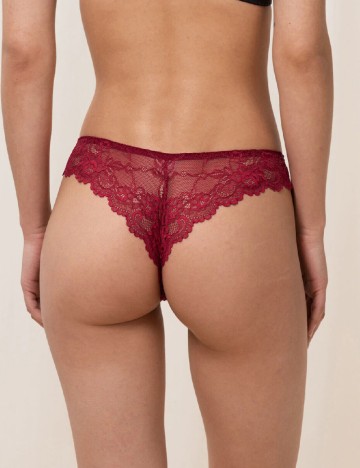 Chilot Triumph, rosu