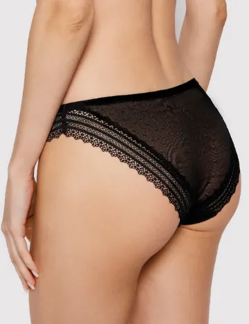 Chilot Triumph, negru