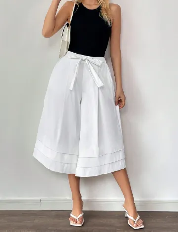 Pantaloni trei sferturi SHEIN, alb