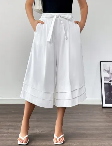 Pantaloni trei sferturi SHEIN, alb
