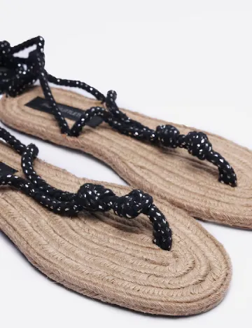 Sandale PRETTYLITTLETHING, negru