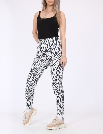 Pantaloni SHEIN, alb/negru