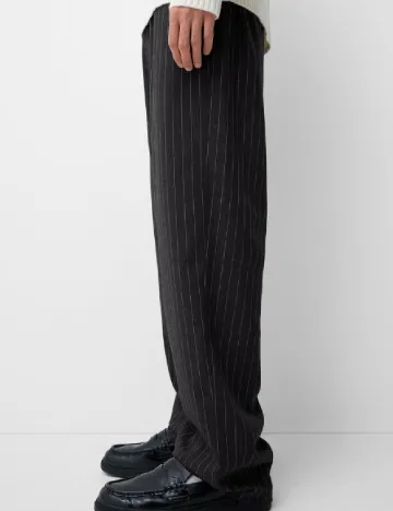 Pantaloni Bershka, gri