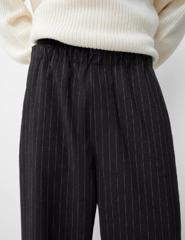 Pantaloni Bershka, gri