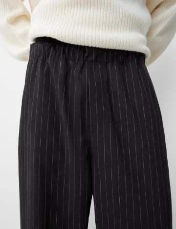 Pantaloni Bershka, gri