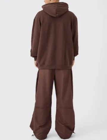 Pantaloni Boohoo MAN, maro