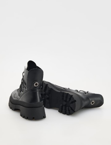 Ghete Reserved, negru