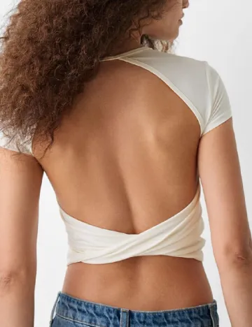 Top Bershka, ecru