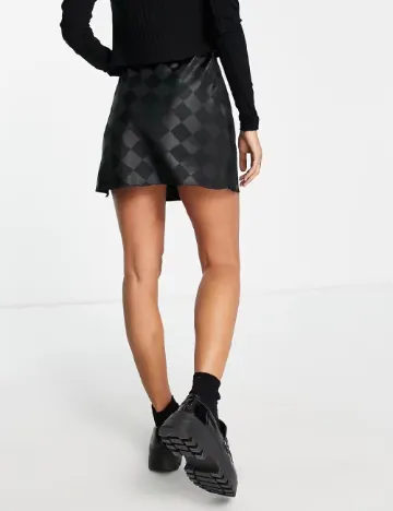 Fusta Lola May, negru