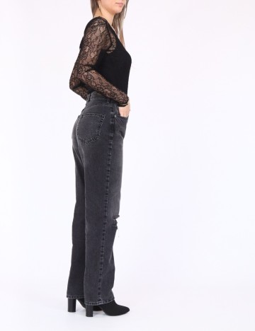 Body Only, negru