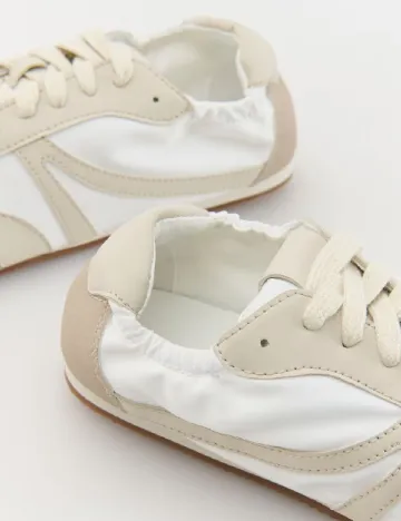 Adidasi Reserved, crem