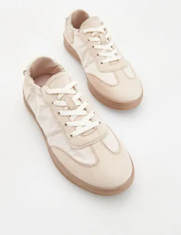 Adidasi Reserved, crem