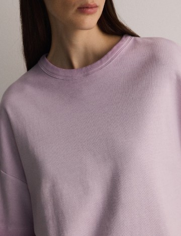 Tricou Reserved, mov