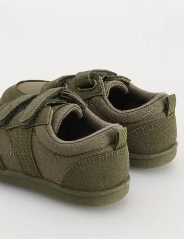 Adidasi Reserved, verde