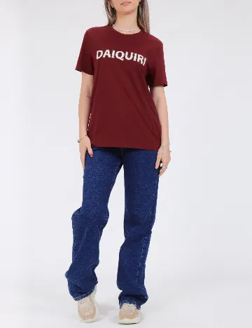 Tricou Only, visiniu