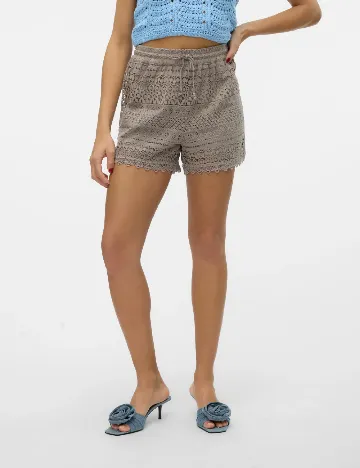 Pantaloni scurti Vero Moda, gri