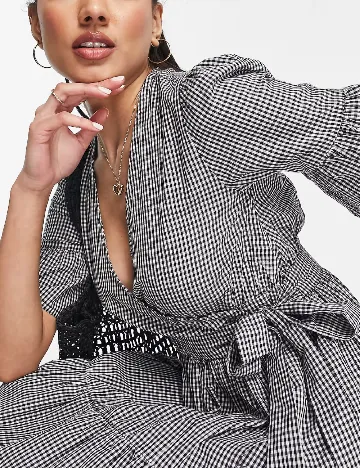 Rochie medie Influence, alb/negru Negru