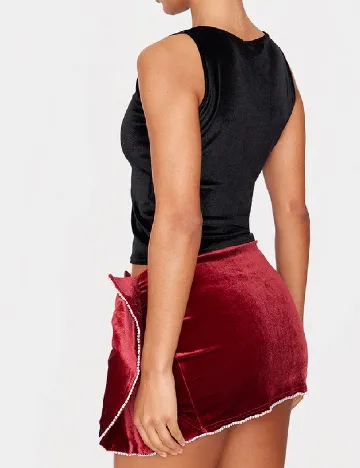 Top PRETTYLITTLETHING, negru