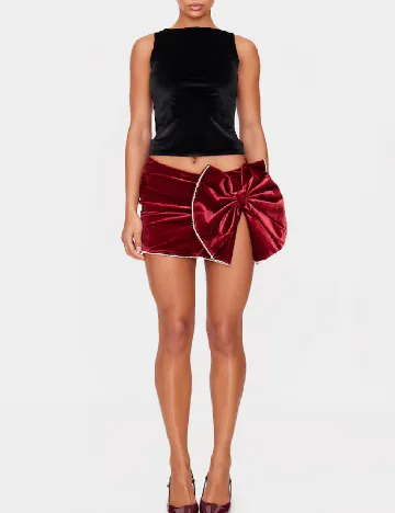 Top PRETTYLITTLETHING, negru