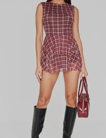 Salopeta PRETTYLITTLETHING, visiniu