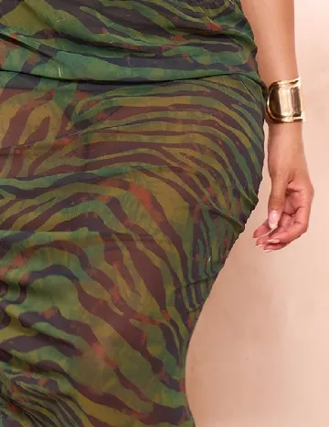 Fusta PRETTYLITTLETHING, verde